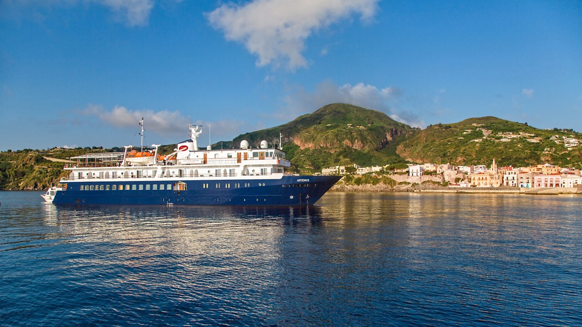 ARTEMIS - službena fotografija broda