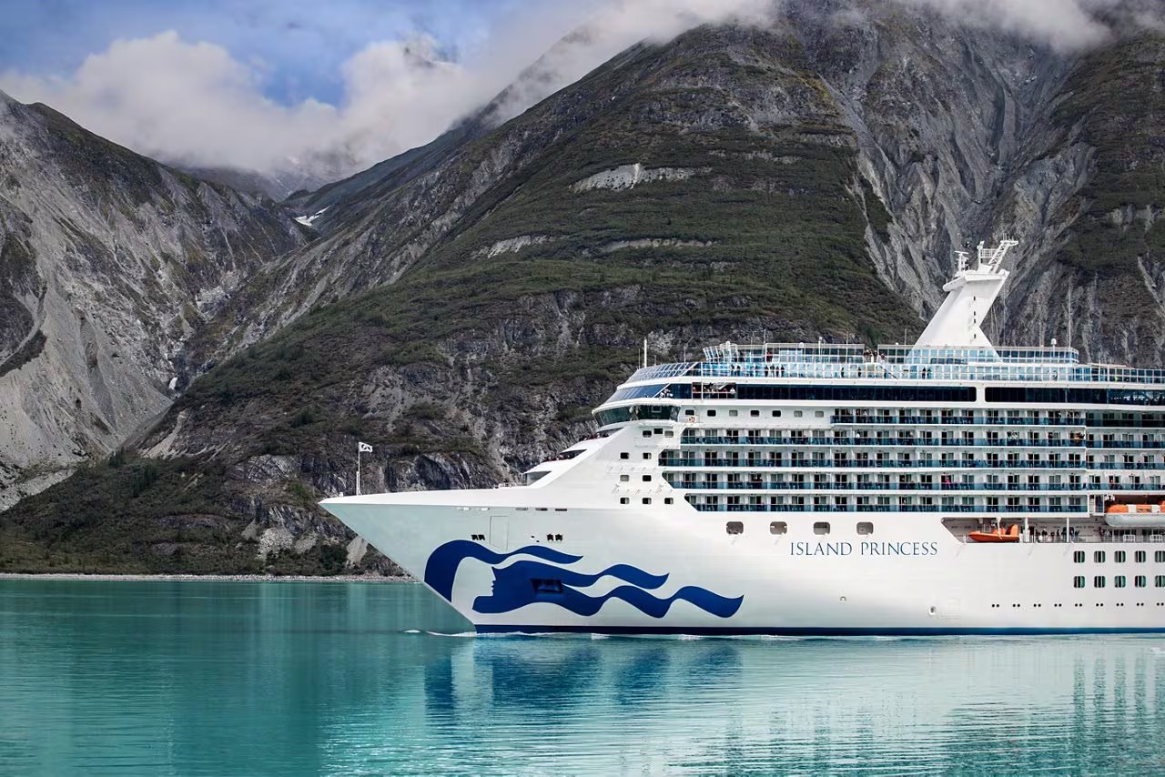 ISLAND PRINCESS - službena fotografija broda